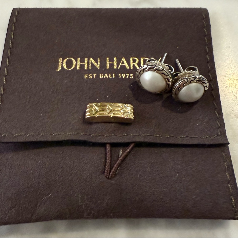 John Hardy classic pearl stud earrings